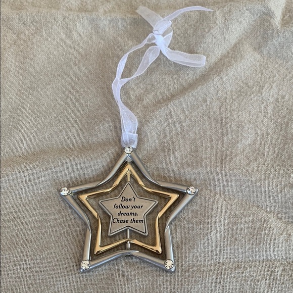 Silver and Gold 3D Triple Star Holiday Christmas Ornament Chase Your Dreams - Picture 2 of 4